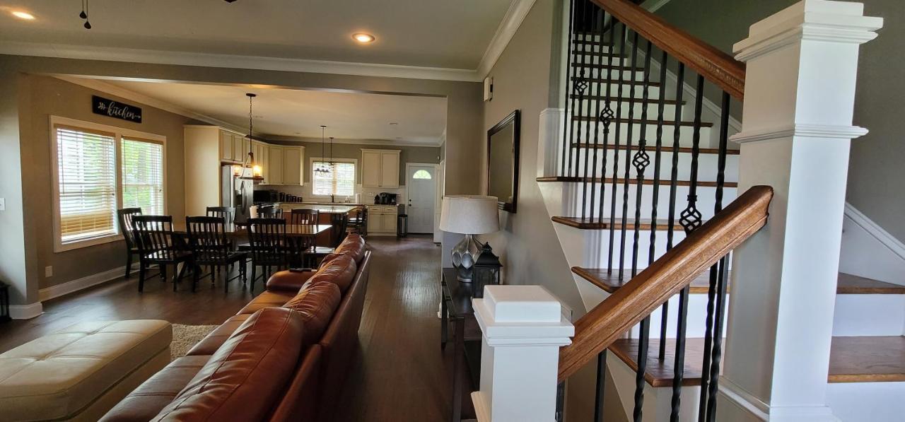 Spacious Deluxe House For You, Your Family And Friends Charlotte Exterior foto
